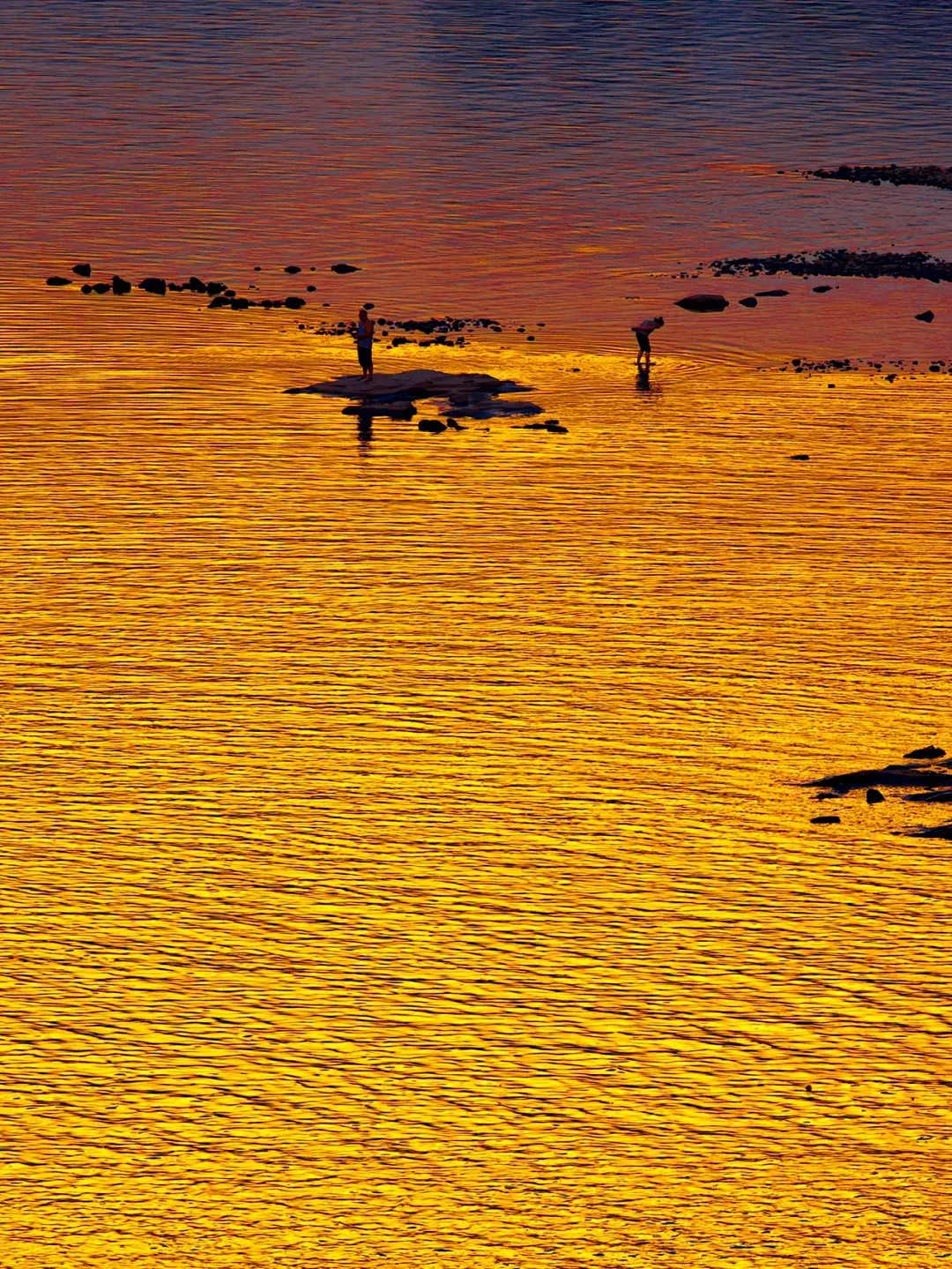 amber color